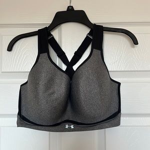 Under Armour adjustable sports bra. Like new. 36DD